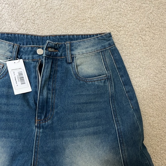 NEW Barrel Leg Denim Jean - Picture 5 of 6